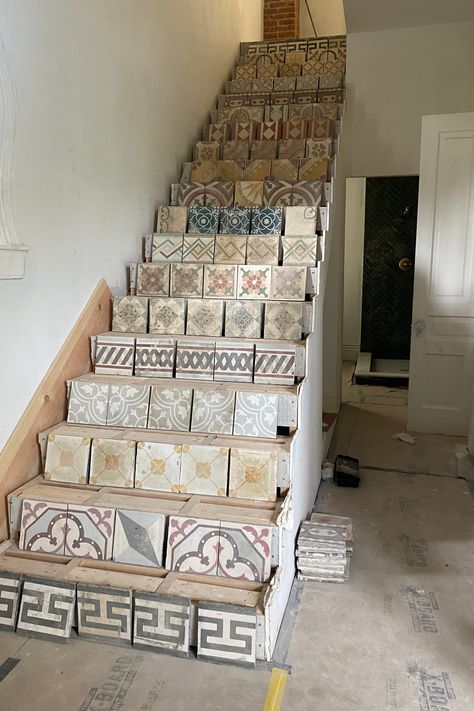 Staircase Tiles Design, Mediterranean Staircase, Wrought Iron Spindles, Tiled Staircase, Outside Stairs, Tile Steps, Tile Stairs, Diy Stairs, Stair Risers