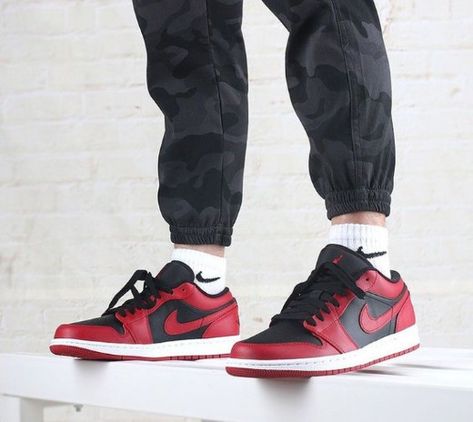 Jordan 1 Low Reverse Bred Outfit, Bred Outfits, Jordan 1 Low Reverse Bred, Jordan 1 Low Bred, Drip Ideas, Air Jordan Outfit, Nike Jordans, Jordans Shoes, Jordan Ones