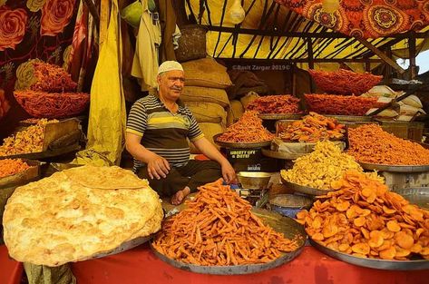 From the all time favourite wazwan to winter delicacy of harissa or the famous street food of Kashmir is an absolute storehouse not only for art and culture but also for great food. Famous Street Food, Mushy Peas, Fresh Spices, Food Street, Street Foods, Street Vendor, Course Meal, Exotic Food, Food Tour