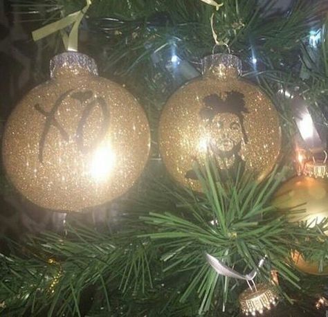 XO The Weeknd Christmas Tree, The Weeknd Christmas, Weeknd Merch, The Weeknd Merch, Emo Anime, Tree Inspiration, Girl Apartment, Abel Makkonen Tesfaye, Abel Makkonen