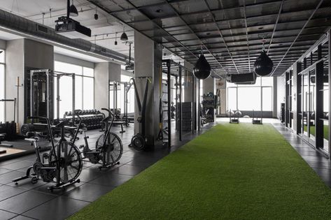 Over 2 jaar zitten wij met onze eigen gym boutique's op meerdere locaties op Goeree- Overflakkee. En zijn wij de grootste aanbieders op het gebied van fitness en gezondheid Boutique Gym Design, Commercial Gym Design, Boutique Gym, Dream Home Gym, Dream Gym, Gym Design Interior, Gym Setup, Gym Studio, Boutique Studio