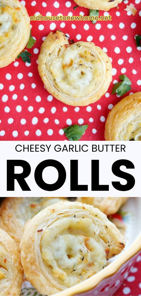 Cheesy Garlic Butter Rolls. Cheesy Garlic Butter Rolls are what you would get if garlic bread and a pastry had a baby. Garlic Butter Rolls, Rolls No Yeast, Butter Rolls, Butter Roll, Cheese Rolling, Garlic Butter, Garlic Bread, Appetizers Easy, Puff Pastry