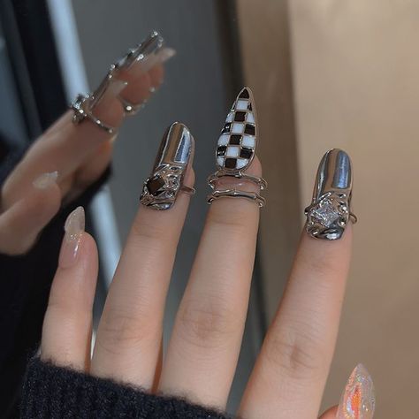 Ring Nail Art, Chess Pattern, Nail Rings, Nail Guards, Fashion Accessories Trends, Knuckle Ring, Nail Ring, Nail Patterns, Midi Ring