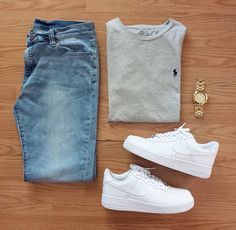 #ralph #Airforce1 #lightwashjeans #streetwear White Sneakers Nike, Guy Clothes, Stil Masculin, Dressing Tips, Outfit Grid, Herren Outfit, Mode Masculine, Mens Clothes, Jeans White