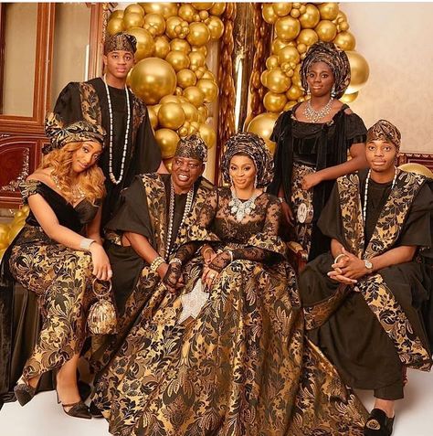 Nigeria Family Photo Outfits, Happy Birthday In Advance, Family Photoshoot Ideas, Family Portrait Outfits, Family Christmas Outfits, Black Family, Fabric Ideas, Instagram Happy Birthday, Black Families