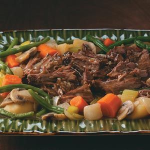 Stovetop Pot Roast Recipe...i made this tonight! so delicious!!! Stovetop Pot Roast, Yankee Pot Roast, Easy Pot Roast, Ground Beef And Cabbage, Best Pot Roast, Pot Roast Recipe, Beef Pot Roast, Stove Top Recipes, Roast Beef Recipes