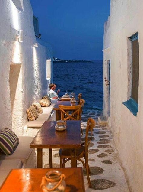 Kastro bar in Mykonos, Greece Grecia Santorini, Cavo Tagoo Mykonos, Luxury Boat, Mykonos Island, Mykonos Greece, To Infinity And Beyond, Culture Travel, Greece Travel, Photography Lovers