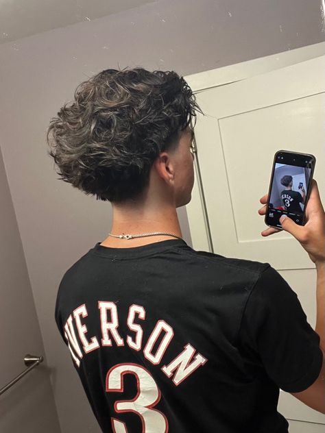 Taper Haircut Men, Low Taper Haircut, Mens Haircuts Thick Hair, Curly Taper Fade, Taper Fade Short Hair, Fade Haircut Curly Hair, Low Taper Fade Haircut, Taper Fade Curly Hair, Basketball Girl