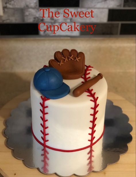 Small Baseball Cake, Baseball Birthday Cakes For Boys, Baseball Cakes For Boys, Baseball 1st Birthday Cake, Baseball Cakes For Boys Birthdays, Baseball Cake Ideas, Birthday Cake Baseball, Baseball Theme Cake, Baseball Baby Shower Cake