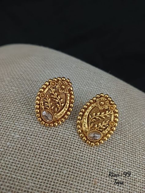 C'o.ar js Gold Inspo, Plain Earrings, Golden Earring, Simple Gold Earrings, Indian Wedding Jewelry Sets, Grey Saree, Vintage Gold Earrings, Gold Bangles For Women, Gold Earrings Models