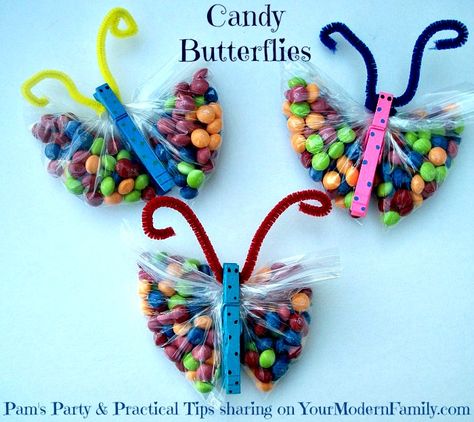 Butterfly crafts with coffee filters and Butterfly Candy – Adorable! Crafts With Coffee Filters, Butterfly Snacks, Butterfly Themed Birthday Party, Coffee Filter Crafts, Candy Crafts, Butterfly Party, Butterfly Crafts, Kids Journal, Coffee Filters