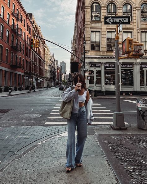 casual friday things . . . . . Ootd inspo, casual style, baggy jeans, nyc street style, bottega veneta hop bag, designer bags, ugg slippers, fall inspo, summer inspo, Pinterest girl, Pinterest aesthetic, aritzia outfits Fall In New York City Outfits, Nyc Fall Aesthetic, Aritzia Outfits, Slippers Fall, Fall In New York City, Effortless Fall Outfits, Nyc Fall Outfits, Style Baggy Jeans, Fall Nyc