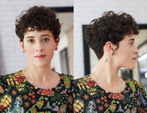 Thick Curly Pixie, Short Curly Pixie With Bangs, Curly Hair Pixie Haircut, Pixies For Curly Hair, Super Curly Short Hair, Curly Hair Pixie Cut Round Faces, Short Curly Pixie Round Face, Wavy Pixie Cut Round Face, Feminine Pixie Haircut Curly