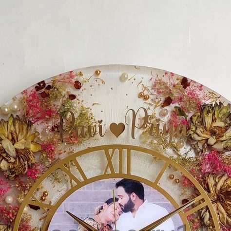 Wedding garland preservation Flower preservation Indian wedding Resin art clock ideas #art #craft Indian Resin Art, Resin Art Clock, Resin Art Ideas, Clock Ideas, Art Clock, Wedding Garland, Flower Preservation, Resin Frame, Garland Wedding