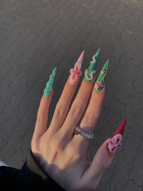 #nails #nailart #naildesign #nailartideas #spring #greenpink #pinknails #springnails #flowers #longnails #longnaildesigns Floral Stiletto Nails, Spring Long Nails, Self Nail, Glamour Nails, Blush Nails, Dope Nail Designs, Exotic Nails, Really Cute Nails, Unique Acrylic Nails