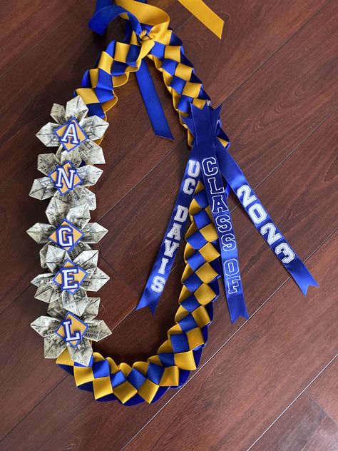 Graduation Money Leis For Boys, Homecoming Leis, Graduation Money Lei Ideas, Money Lies For Graduation, Grad Leis For Boys, Graduation Lanyards Diy, Money Lays For Graduation Diy, Lei Ideas For Graduation, Money Lay For Graduation