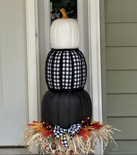 Diy Ghost Decoration, Fall Topiaries, Fall Crafts Decorations, Easy Holiday Decorations, Fall Pumpkin Crafts, Fall Decor Diy Crafts, 2 House, Fall Decor Dollar Tree, Homemade Halloween Decorations