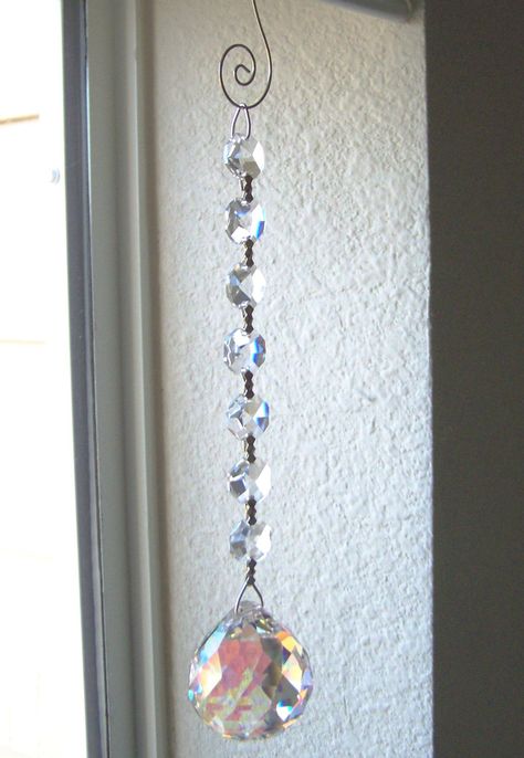 Crystal Suncatchers Diy, Crystal Suncatcher, Rain Chain, Diy Mobile, Large Crystal, Beaded Crafts, Crystal Suncatchers, Crystal Prisms, Christmas Ornament Crafts