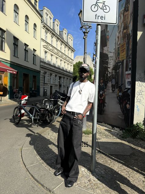 Margiela Gats Outfit, Margiela Gats, Oversize Outfit, Summer Vibes, Cool Outfits, Street Wear, Mens Outfits, Outfit Inspo, How To Wear