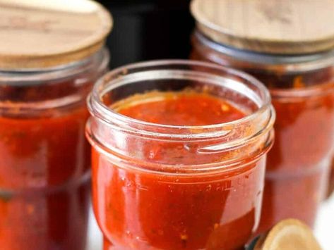 Homemade Crock Pot Marinara Sauce - Rich & Flavorful - NewsBreak Slow Cooker Marinara, Dorito Taco Salad Recipe, Ww Lunch, Baked Penne Pasta, Zucchini Chocolate Chip Muffins, Thriving Home, Chicken Casserole Easy, Cheese Sauce Recipe, Pizza Sauce Homemade