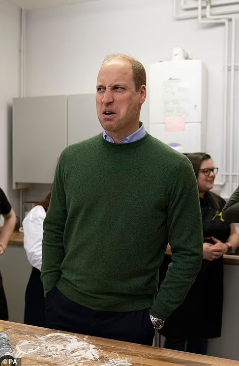 William Wales, Saint David, Prince Charles And Camilla, King William, Historical Moments, Khaki Jacket, Duke Of Cambridge, Light Blue Shirts, Ex Machina