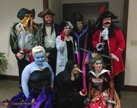 Disney Villains - Group Halloween Costume- this is totally my department at work! So fun! I'm Ursula. :) Funny Group Costumes, Disney Villain Costumes, Team Costumes, Evil Disney, Villain Costumes, Costume Works, Diy Kostüm, Matching Costumes, Halloween Costume Contest