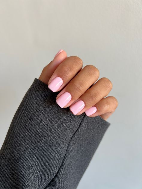 Short Pastel Pink Nails, Short Nails Light Pink, Pink Squoval Nails, Light Pink Square Nails, Ongles Gel Rose, Bubble Gum Pink Nails, Ongles Rose Pastel, Bubblegum Nails, Bubblegum Pink Nails