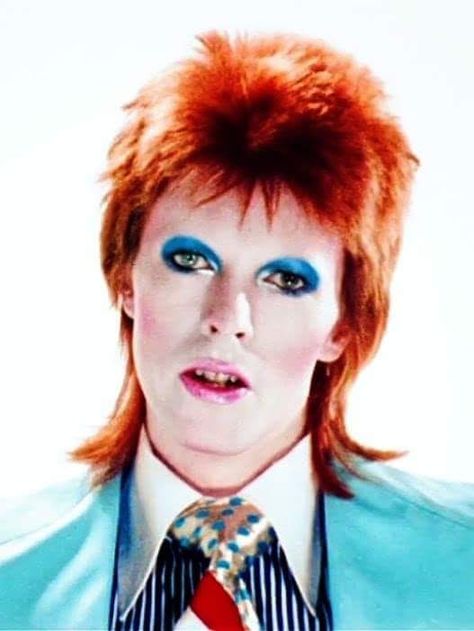 David Bowie Life On Mars, David Bowie Makeup, Bowie Life On Mars, David Bowie Pictures, Bowie Starman, Aladdin Sane, Life On Mars, Ziggy Stardust, Glam Rock