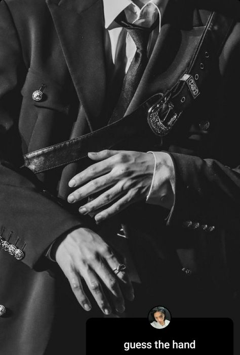 Seungmin Hands, Stray Kids Seungmin, Kim Seungmin, Little Puppies, Homeless Children, World Domination, The Building, Stray Kids, Step By Step