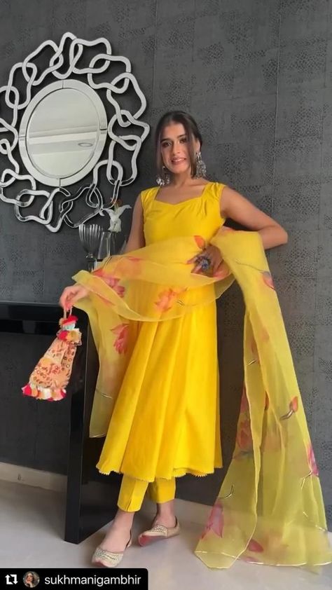 # #haldi outfits #outfit #dresses #background #wallpaper Yellow Suit Styling, Simple Yellow Kurti For Haldi Function, Yellow Frock Design, Plain Yellow Suit Designs, Yellow Kurti Design For Haldi, Simple Haldi Dress Ideas, Yellow Ethnic Wear, Yellow Kurti Design, Yellow Suit Design