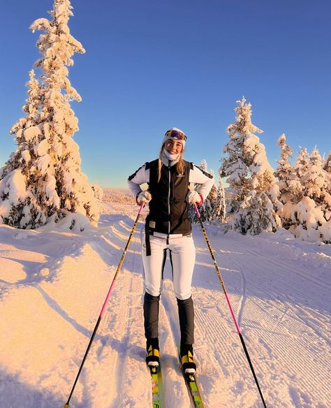 Cross Country Ski Aesthetic, Crosscountry Skiing Outfit, Xc Skiing Aesthetic, Cross Country Skiing Aesthetic, Cross Country Skiing Outfit, Skiing Aesthetic Outfits, Skier Girl, Xc Skiing, Skiing Aesthetic