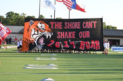 Football Banners, Football Run, Cheer Signs, Football Banner, Texas Football, Run Through, Football Games, North Shore, Tigers