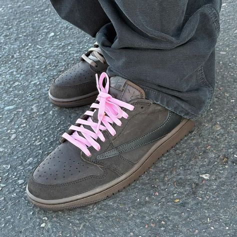 An on foot look at the Travis Scott x Air Jordan 1 Low ‘Velvet Brown’ #urbansyndicate 📸: @wneloy Air Jordan 1 Travis Scott, Travis Scott Jordan 1, All Nike Shoes, Garage Art, Air Jordan 1 Low, Jordan 1 Low, Travis Scott, Air Jordan 1, Jordan 1