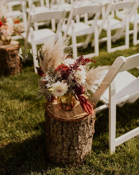 Fall Wedding Aisle Decorations Outdoor Tree Stumps, Fall Wedding Signs Rustic, Outdoor Fall Wedding Ceremony Decor Aisle Decorations, Rustic Wedding Isles Decoration Outdoor, Boho Wedding Isles Decorations, Fall Isle Decorations Wedding, Wedding Entrance Flowers, Fall Wedding Isles, Fall Wedding Isles Decoration