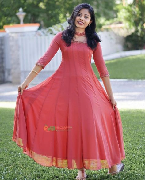 Normal Blouse Designs, Normal Blouse, Blouse Designs Aari Work, Frock Models, Blouse Maggam Work, Simple Frock Design, Long Frock Designs, Maggam Work Blouse, Long Gown Design