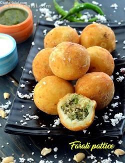 farali pattice | farali aloo pattice | Mumbai roadside farali pattice | Farali Pattice, Misal Pav Recipes, Farali Recipes, Frankie Recipe, Gujarati Snacks, Pav Recipe, Pita Bread Recipe, Maharashtrian Recipes, Mumbai Street Food