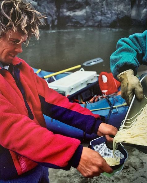 Old School Outdoor on Instagram: “Preparing dinner in a Duckbill Cap along the Bruneau River, Idaho (Fall 1991). Photo by Glenn Allison🍝 Which 90’s Patagonia cap is your…” Patagonia Aesthetic, Granola Fits, Patagonia Cap, Duckbill Cap, National Geographic Photography, Patagonia Outdoor, Vintage Patagonia, Water Projects, Adventure Aesthetic