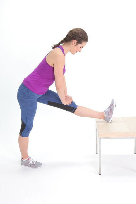 The 6 Stretches Everyone Who Sits at a Desk Should Be Doing Best Hamstring Stretches, Best Stretching Exercises, Tight Hamstrings, Hamstring Stretch, Yoga Iyengar, Beach Side, Easy Stretches, Stretching Exercises, Fat Loss Workout