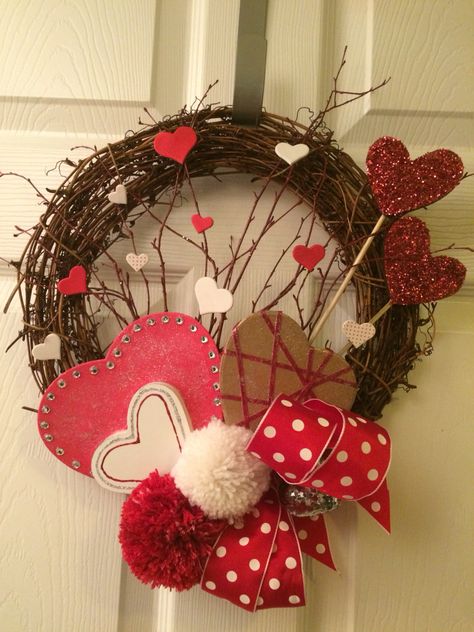 Grape Vine Valentines Wreath, Valentines Wreath, Valentine Wreath, Wreath Ideas, Grapevine Wreath, Grape Vines, Vines, Christmas Wreaths, Valentine's Day