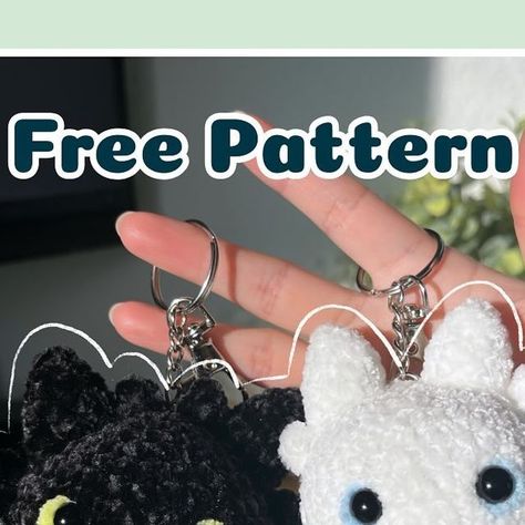 Crochet Best Friend Keychain, Toothless Free Crochet Pattern, Crochet Pattern Free Keychain, Mini Crochet Keychains, Toothless Amigurumi Free Pattern, Cute Crochet Keychain Patterns, Toothless Crochet Pattern Free, Cute Crochet Patterns Free Amigurumi, Crochet Patterns Keychain