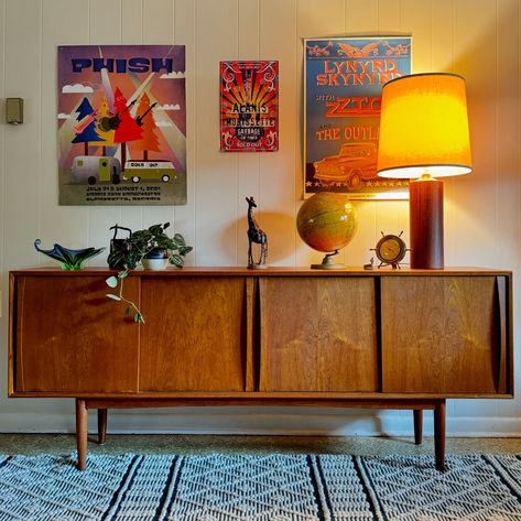 Clean lines, warm wood tones, and pure mid-century charm. This vintage credenza is a true classic, built to last and designed to elevate any space with its understated elegance. A piece like this carries the charm of the past while fitting seamlessly into the present. What treasures would you store inside? 🌿✨ #midcenturycredenza #vintagefurniture #designclassic #retroaesthetic #midcenturyfurniture #vintagehome #vintagestyle Warm Wood Tones, Vintage Mid Century Furniture, Mid Century Credenza, Vintage Credenza, Wood Tones, Retro Furniture, Furniture Pieces, Understated Elegance, Mid Century Furniture