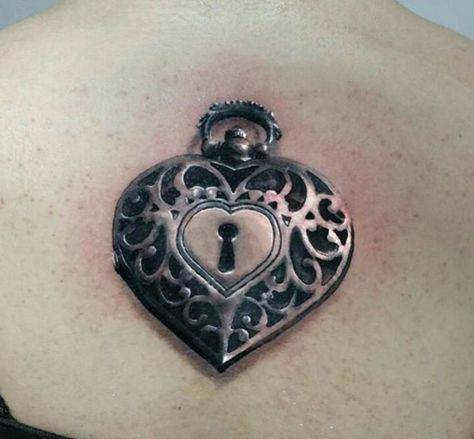 Beautiful artwork, so realistic Filigree Tattoos, Heart Lock Tattoo, Heart Locket Tattoo, Lock Tattoo, Locket Tattoos, Rip Tattoo, Gem Tattoo, Seshomaru Y Rin, Intertwined Hearts