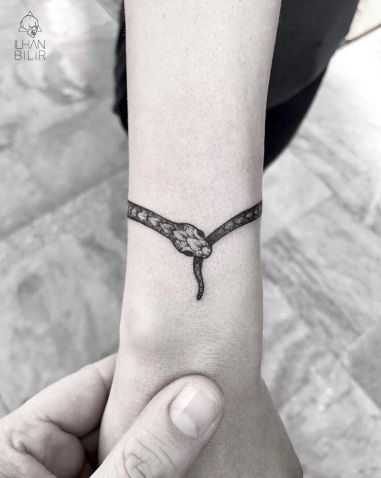 Targaryen Tattoo, Ouroboros Tattoo, Pola Tato, Serpent Tattoo, Tato Henna, Tattoo Zeichnungen, Inspiration Tattoos, Tato Lengan, Dragon Tattoo Designs