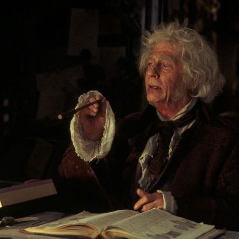 We are deeply saddened to hear of the passing of John Hurt, who played Mr. Ollivander. Harry Potter fans will miss him very much. He was a wonderful actor and a dear friend. Garrick Ollivander, Robert Hardy, A History Of Magic, John Hurt, Harry Potter Hermione Granger, Harry Potter Style, The Sorcerer's Stone, Fred Weasley, Lord Voldemort