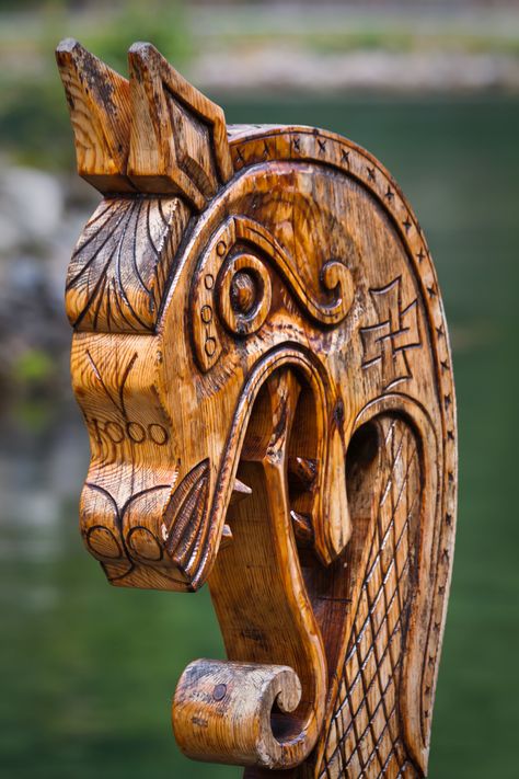 Typical Norse-inspired Viking carving Vikings Statue, Ship Illustration, Viking Queen, Ship Figurehead, Viking Aesthetic, Viking Longship, Art Viking, Viking Character, Viking Dragon