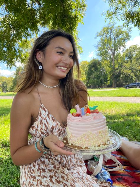 Birthday girl holding her cake at her gorgeous park picnic birthday party Park Picnic Birthday, Holding Cake Pose, Holding Birthday Cake, Picnic Birthday Party, Park Picnic, Birthday Picnic, Picnic Birthday, Amazing Artwork, Picnic In The Park