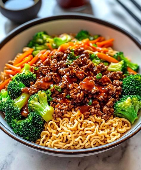 Teriyaki Beef Ramen with Veggies Fancy Ramen, Beef Teriyaki, Beef Ramen, Dinner Ingredients, Flavorful Dinner, Teriyaki Beef, Spicy Korean, Ramen Recipes, Veggie Stir Fry