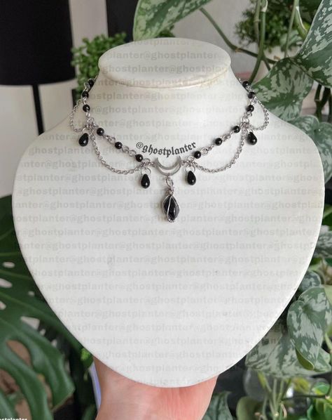 Gothic Homemade Jewelry, Goth Handmade Jewelry, Edgy Beaded Jewelry, Goth Necklace Diy, Whimsy Goth Jewelry, Goth Beaded Necklace, Goth Beaded Jewelry, Gothic Beaded Necklace, Goth Jewelry Diy