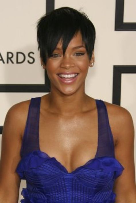 Short Razor Haircuts, Rihanna Short Hair, Ciara Hair, Razor Cuts, Grey Hair Wig, Cheap Human Hair Wigs, Rihanna Hairstyles, Long Human Hair Wigs, Short Human Hair Wigs