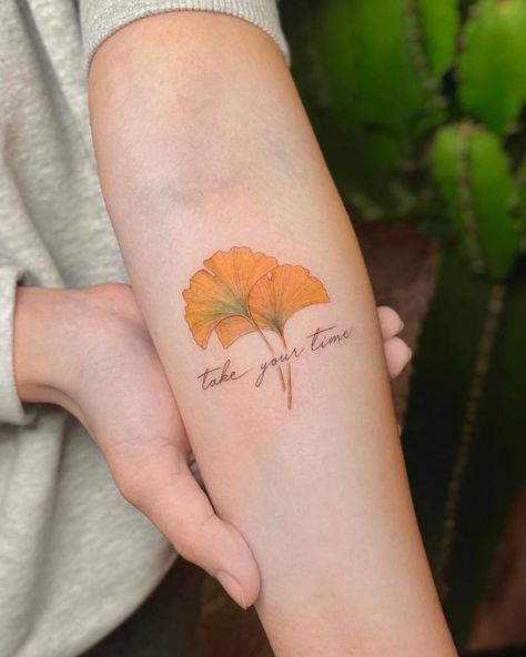 Ginko Leaf Tattoos Meaning, Ginko Leaf Tattoos, Ginkgo Leaf Tattoo, Courage Tattoos, Mo Ganji, Tattoo 2023, Green Tattoos, Shin Tattoo, Japanese Flower Tattoo